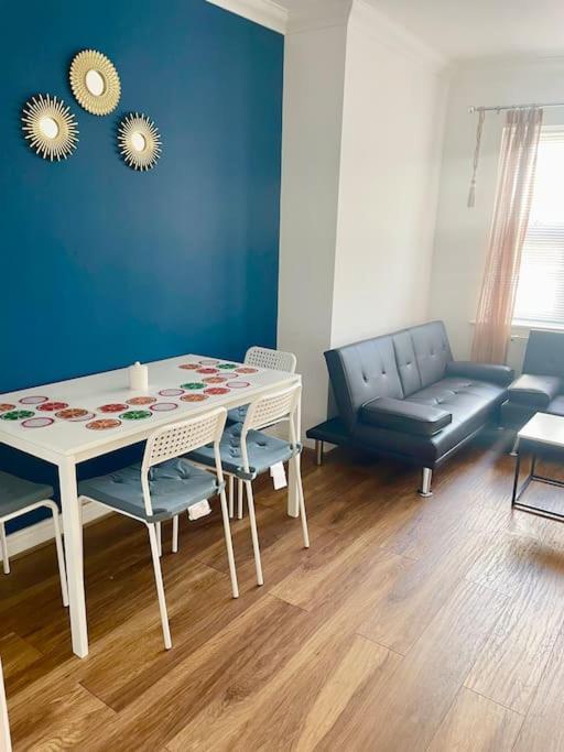 Ocean Waves Apartment Near Bournemouth Beach Extérieur photo